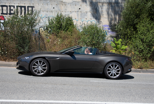 Aston Martin DB11 V8 Volante