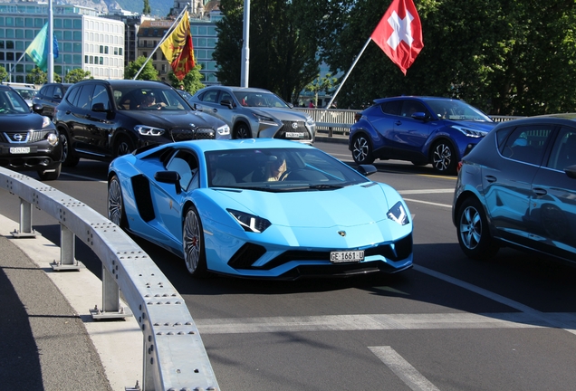 Lamborghini Aventador S LP740-4