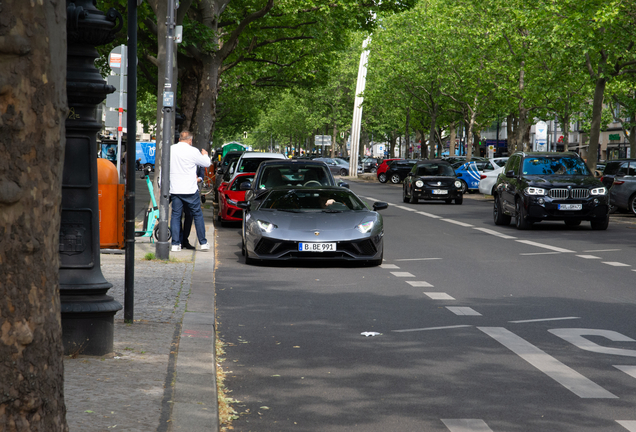 Lamborghini Aventador S LP740-4 Roadster