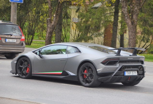 Lamborghini Huracán LP640-4 Performante