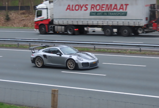 Porsche 991 GT2 RS Weissach Package