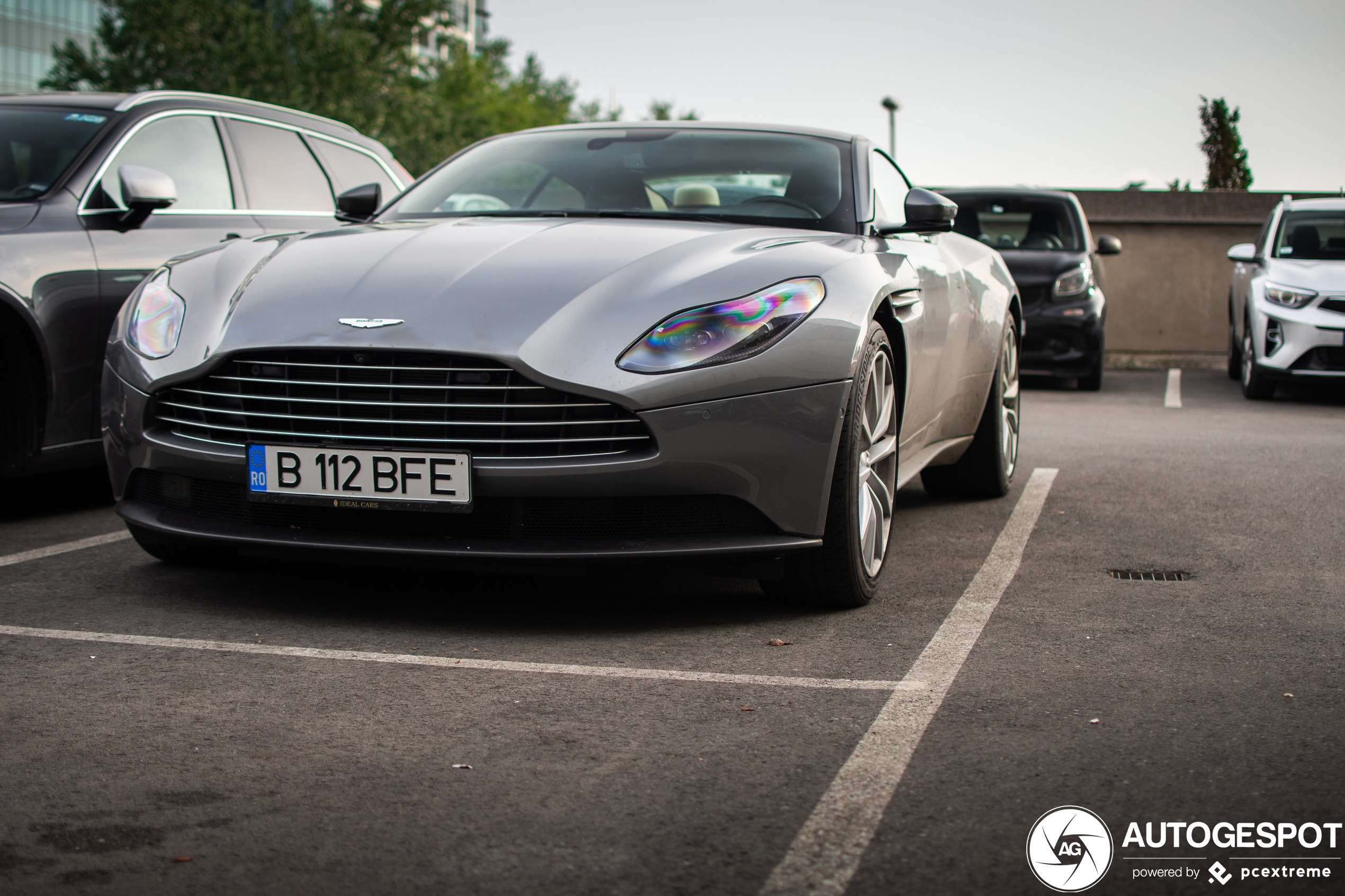 Aston Martin DB11 V8