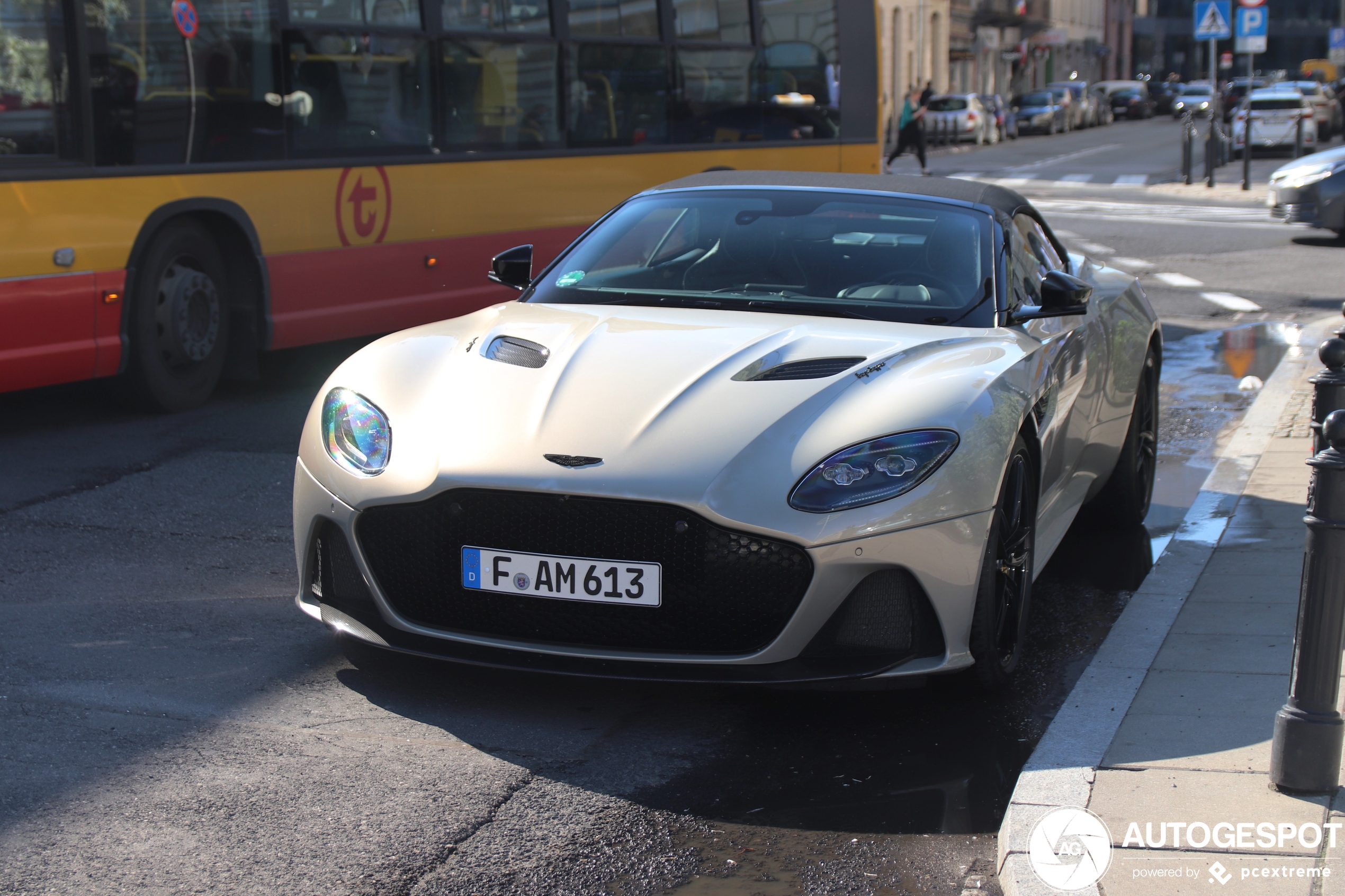 Aston Martin DBS Superleggera Volante