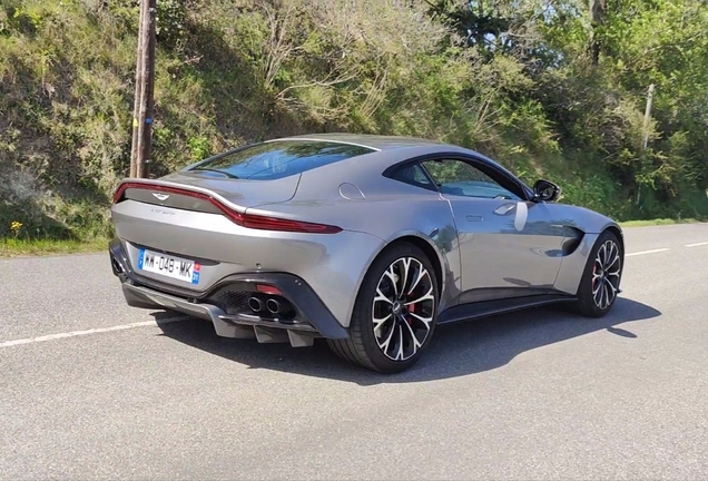 Aston Martin V8 Vantage 2018