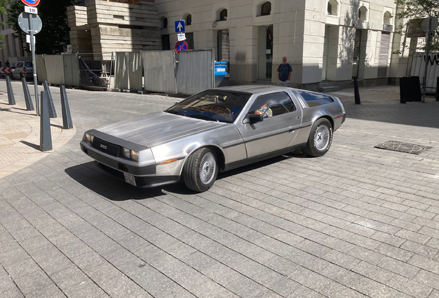 DeLorean DMC-12