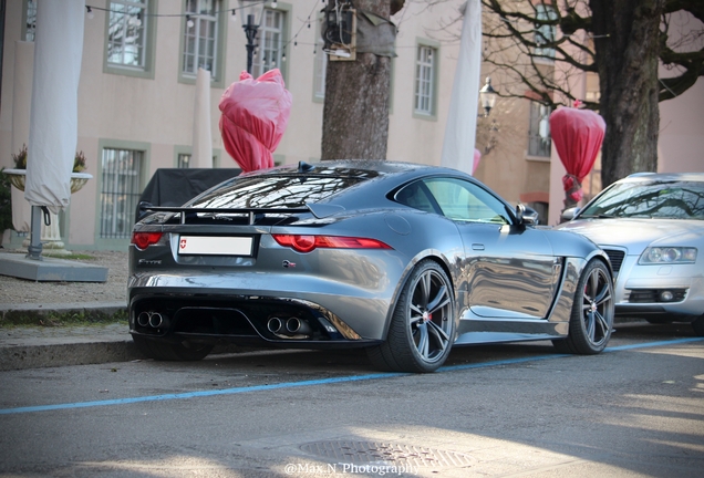 Jaguar F-TYPE SVR Coupé