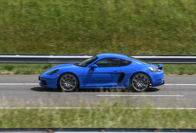 Porsche 718 Cayman S