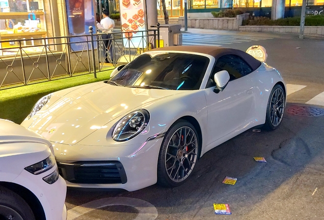 Porsche 992 Carrera 4S Cabriolet