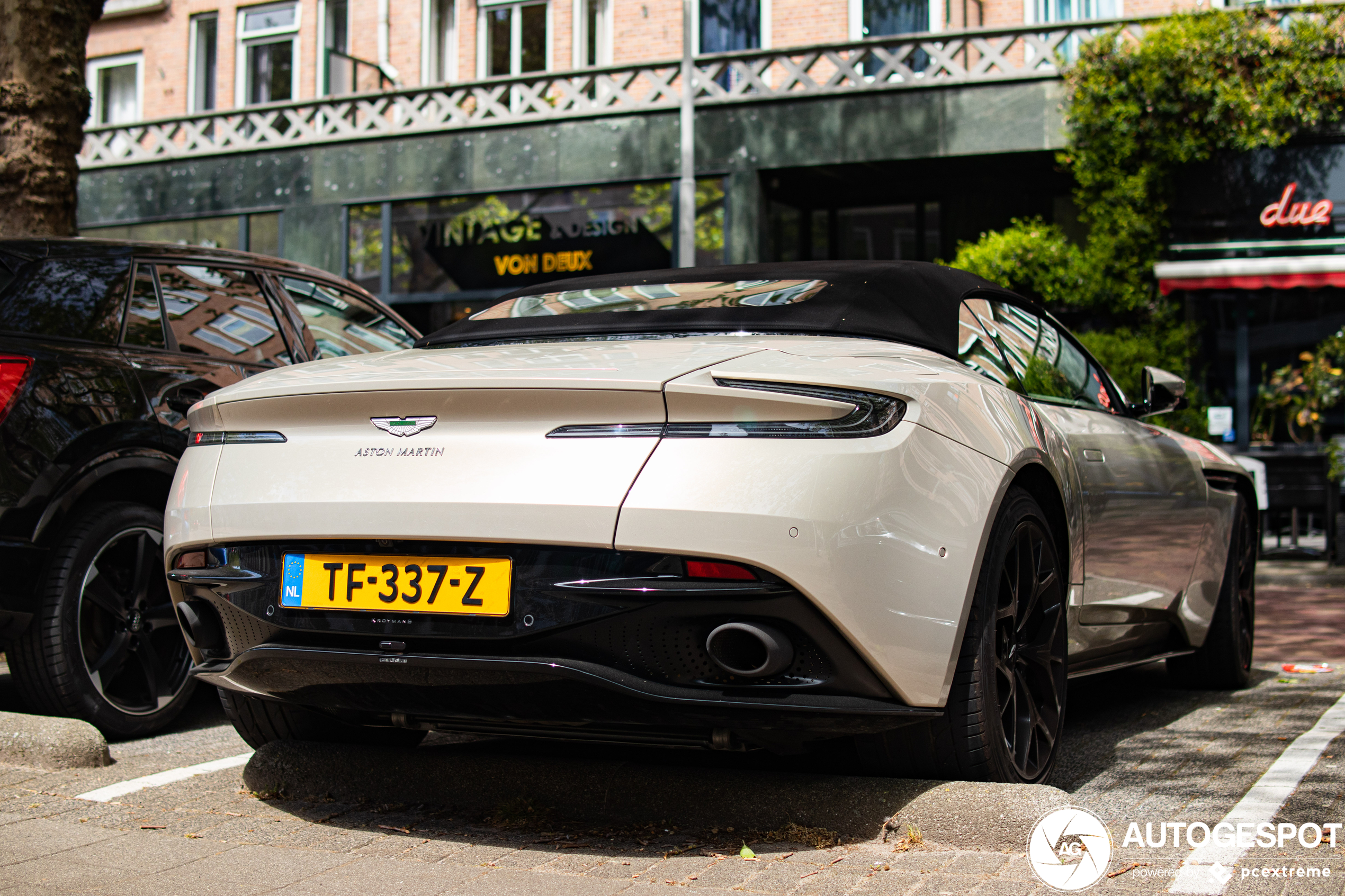 Aston Martin DB11 V8 Volante