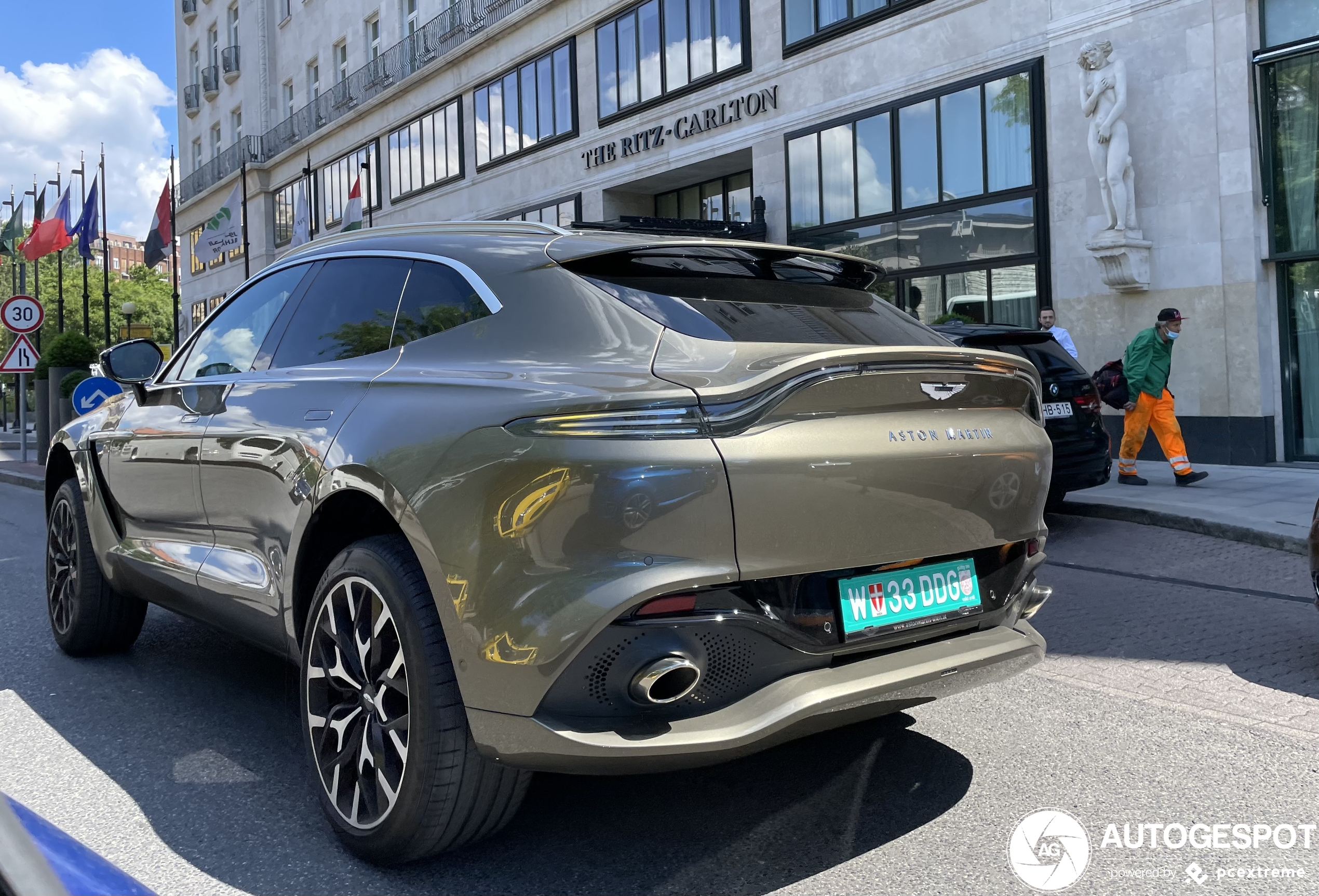 Aston Martin DBX