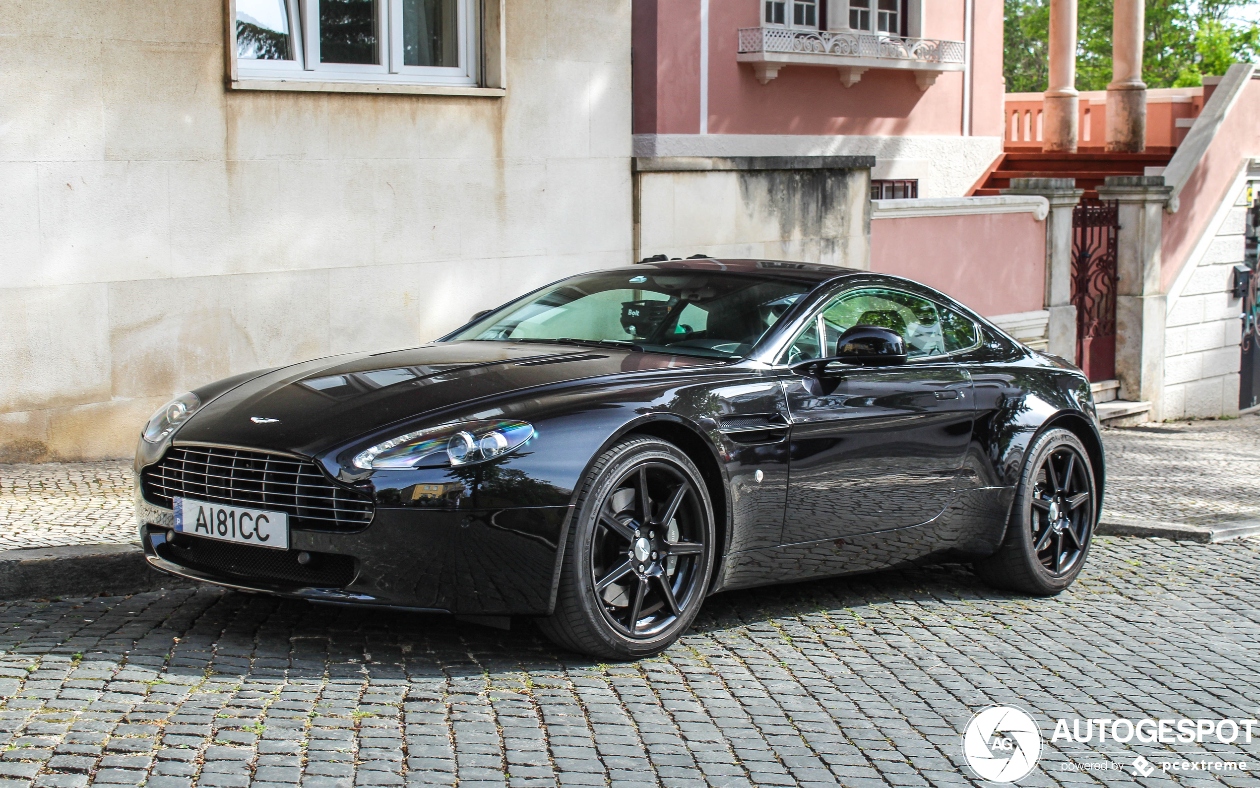 Aston Martin V8 Vantage