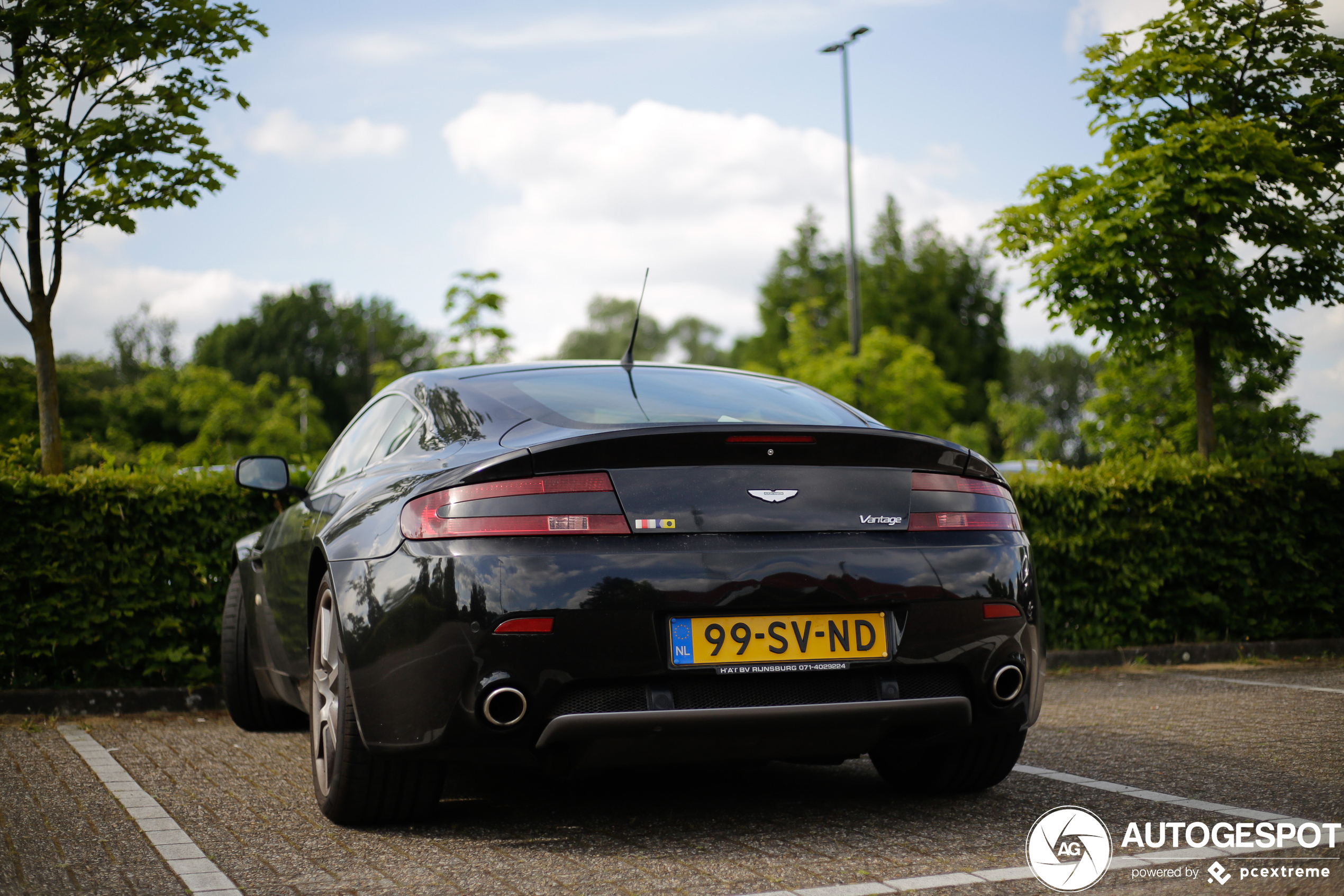 Aston Martin V8 Vantage