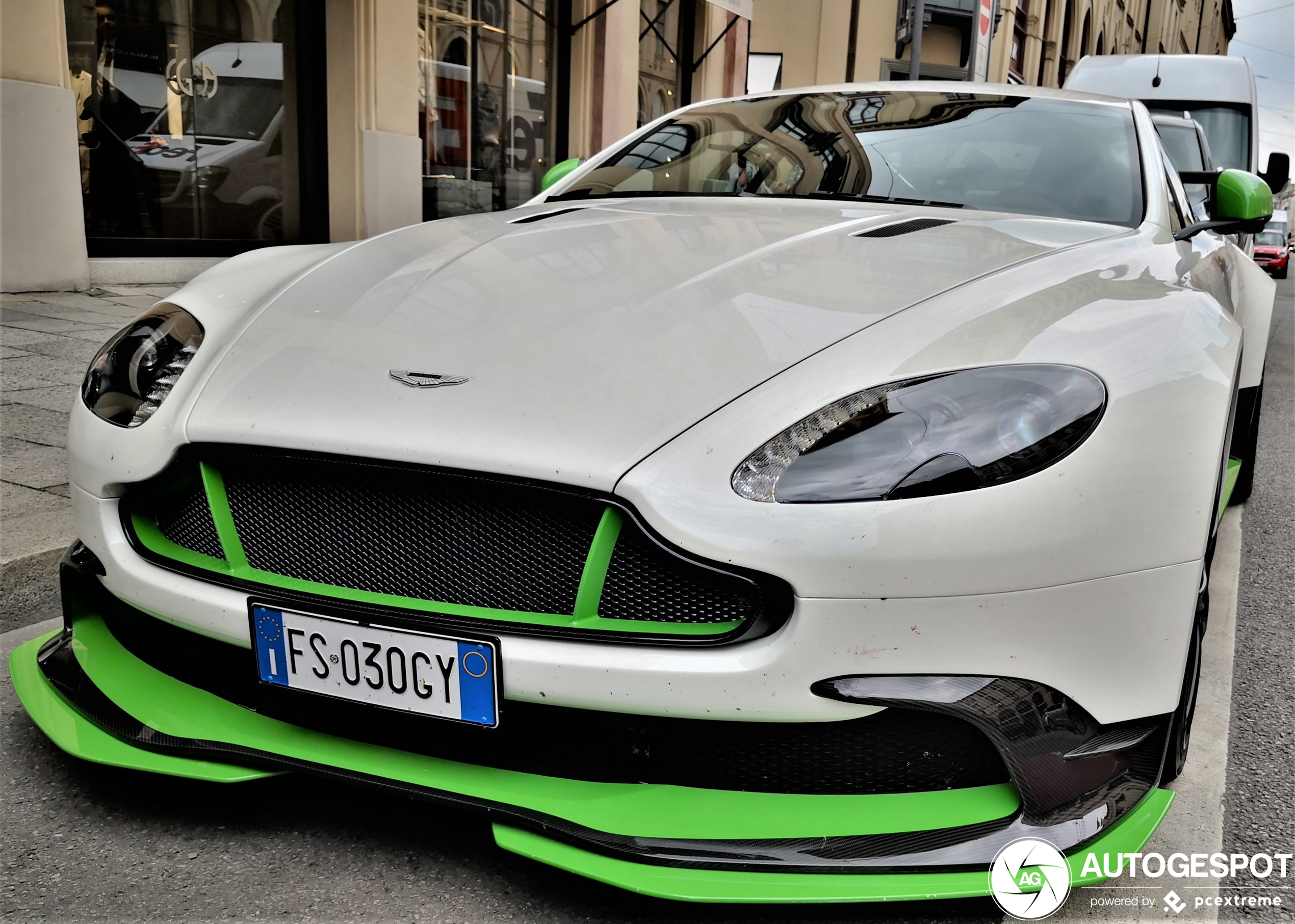 Aston Martin Vantage GT8