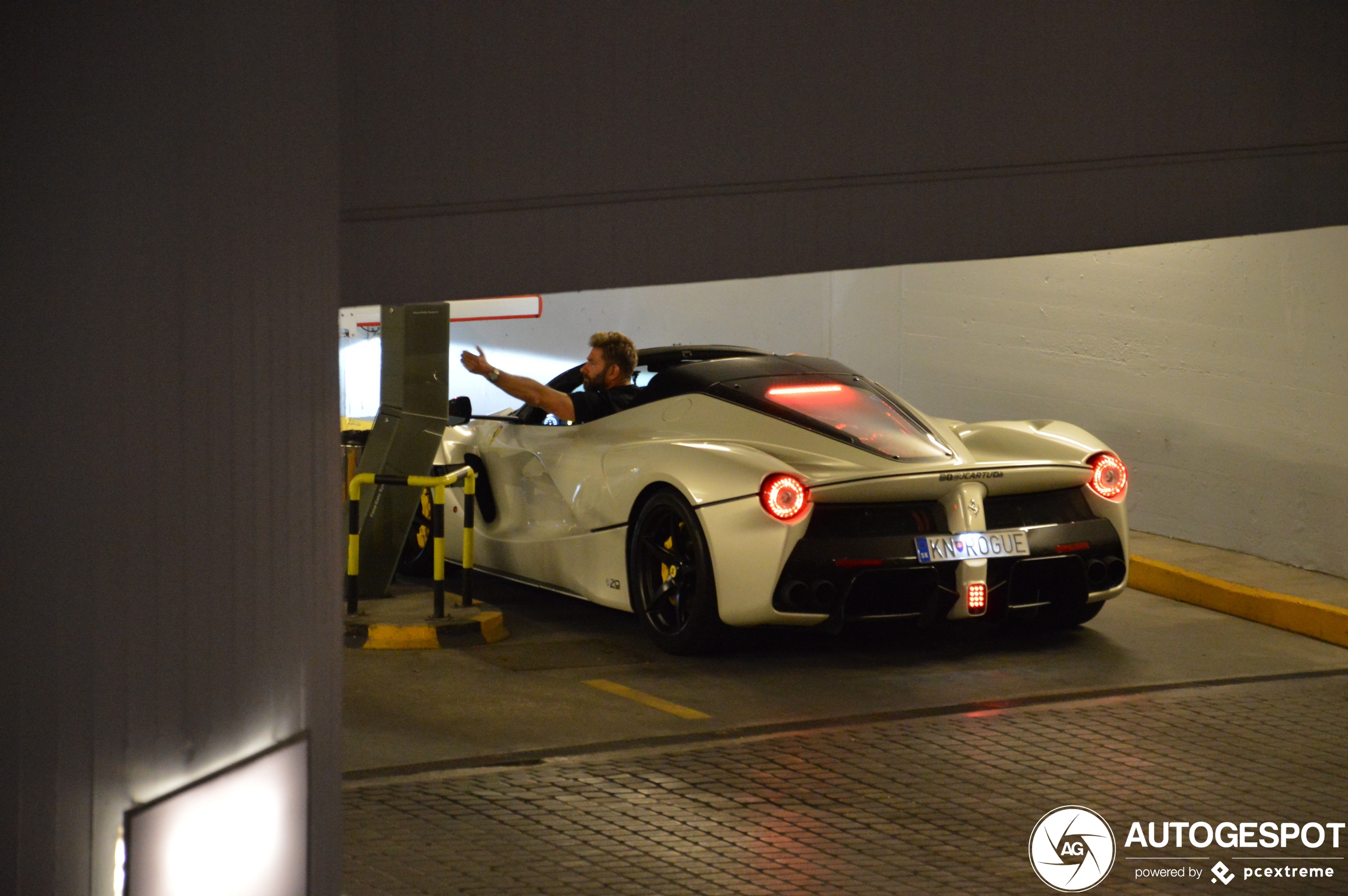 Ferrari LaFerrari Aperta