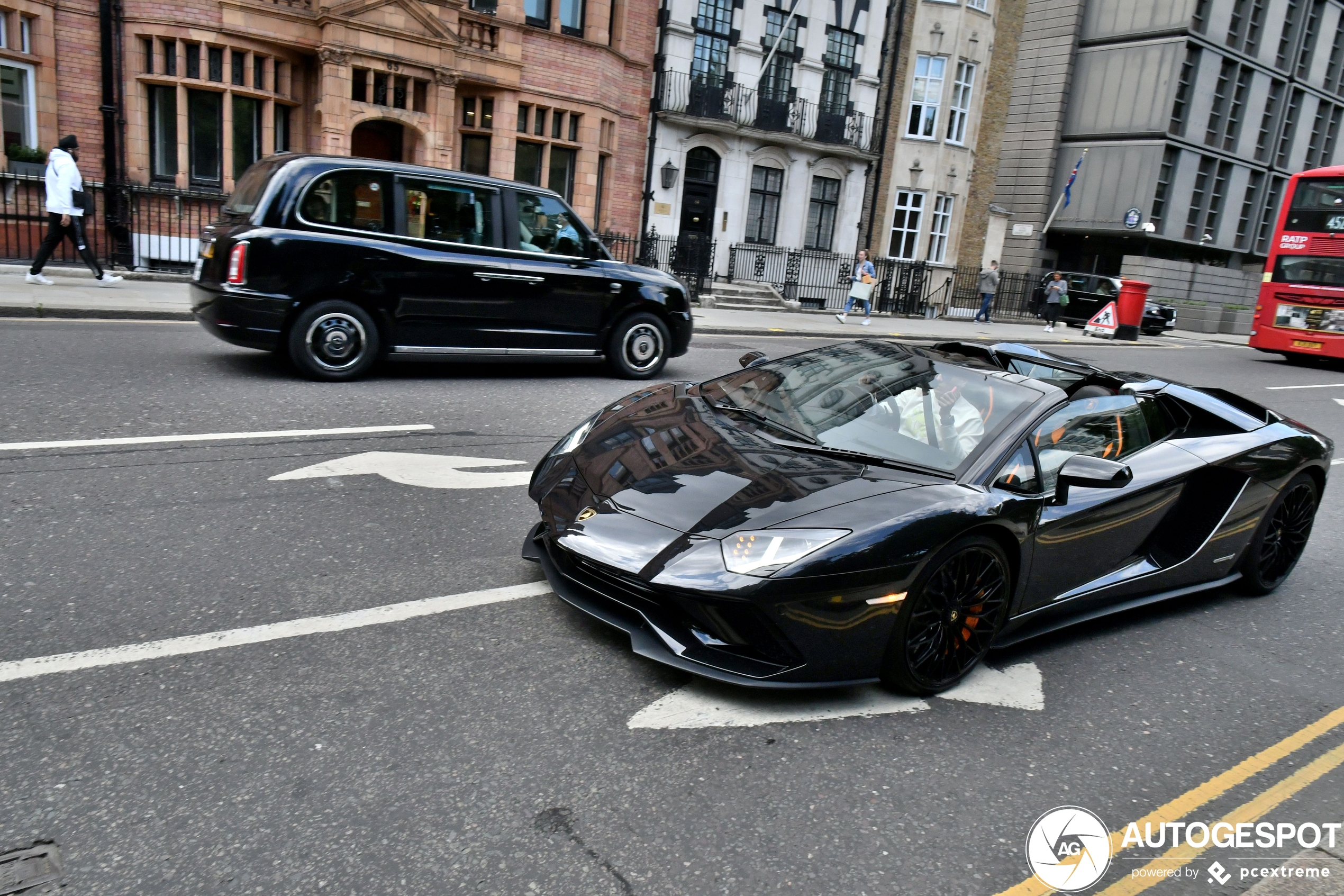 Lamborghini Aventador S LP740-4 Roadster