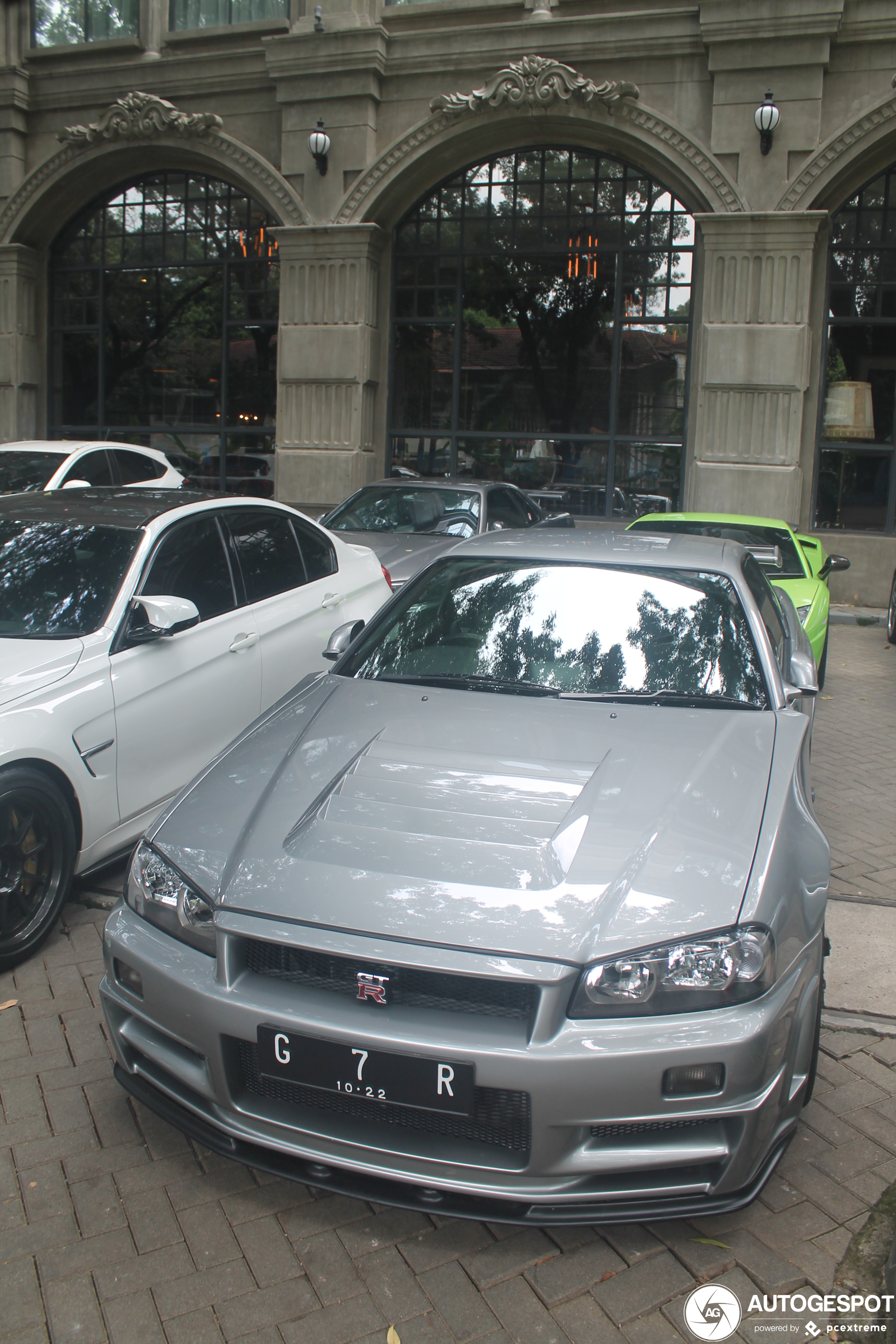 Nissan Skyline R34 GT-R V-Spec II Nür - 2 June 2022 - Autogespot