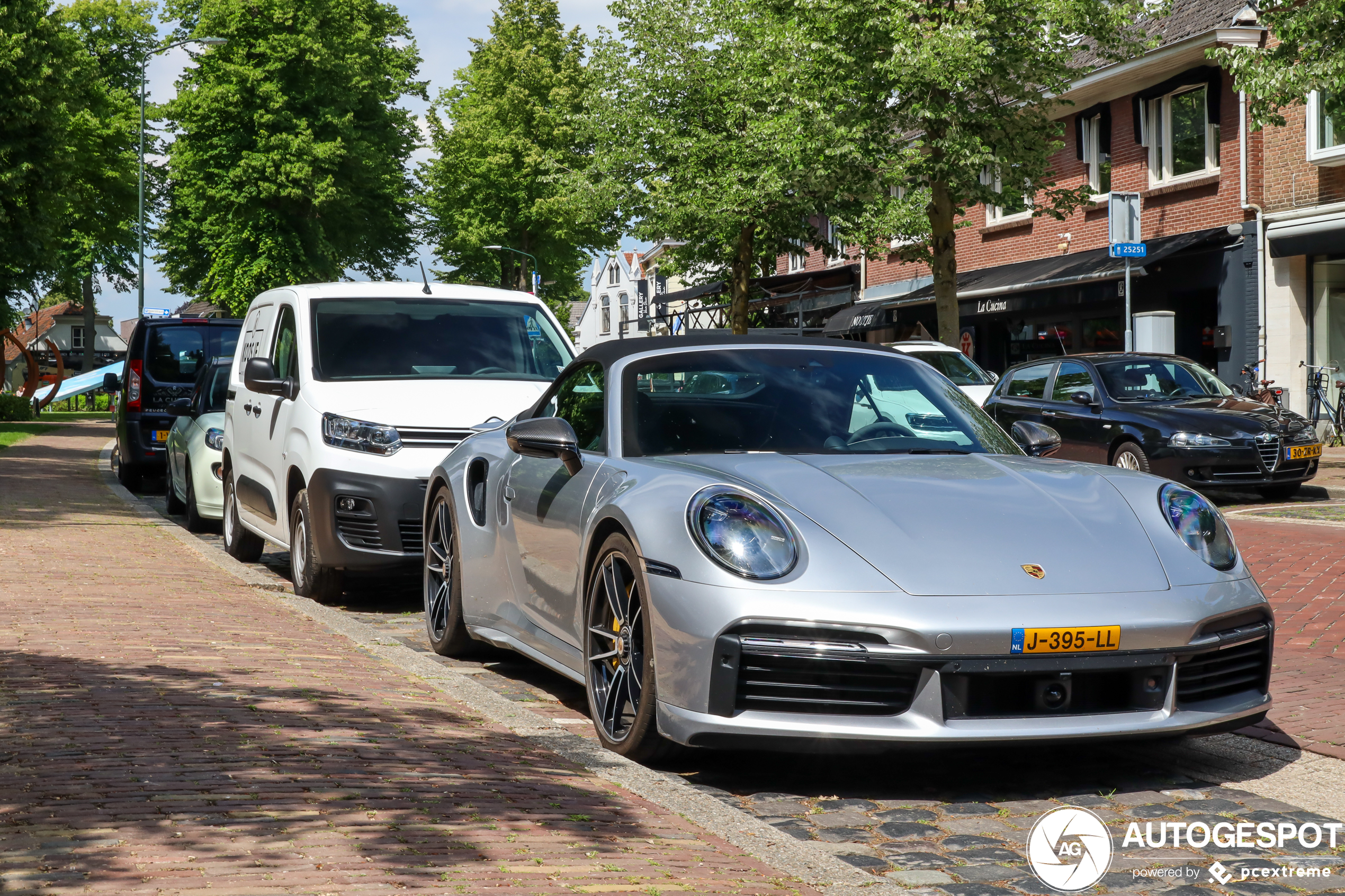 Porsche 992 Turbo S Cabriolet