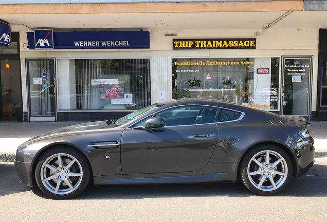 Aston Martin V8 Vantage