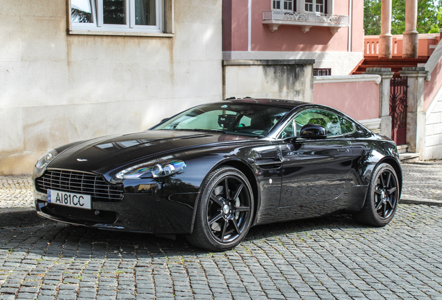 Aston Martin V8 Vantage