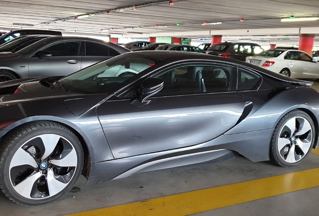 BMW i8