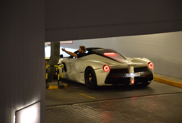 Ferrari LaFerrari Aperta