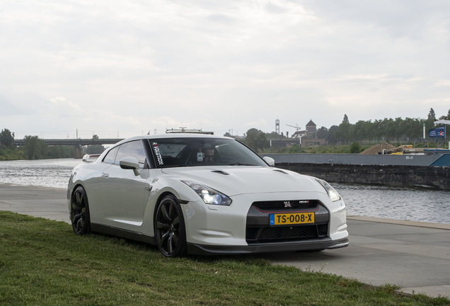 Nissan GT-R