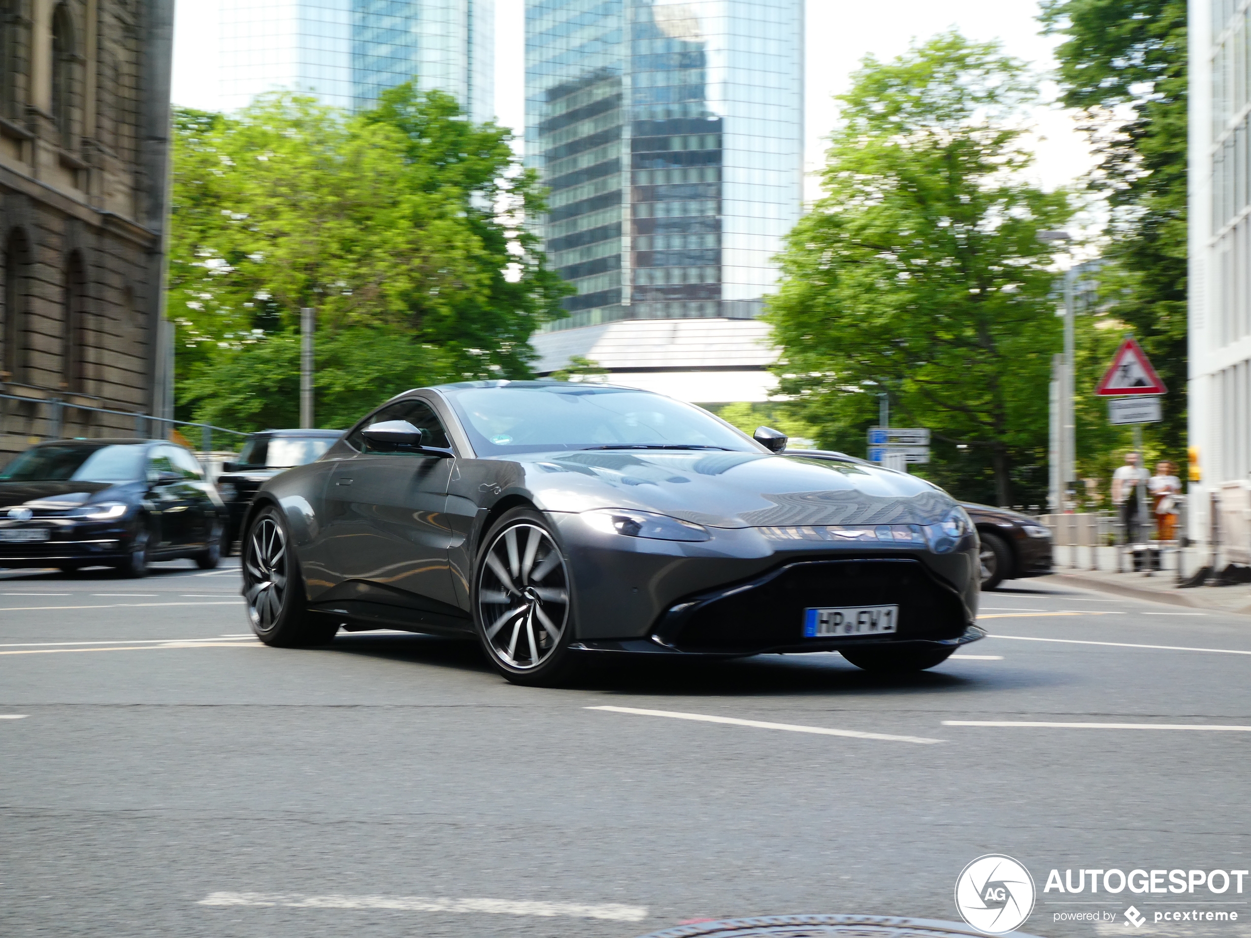 Aston Martin V8 Vantage 2018