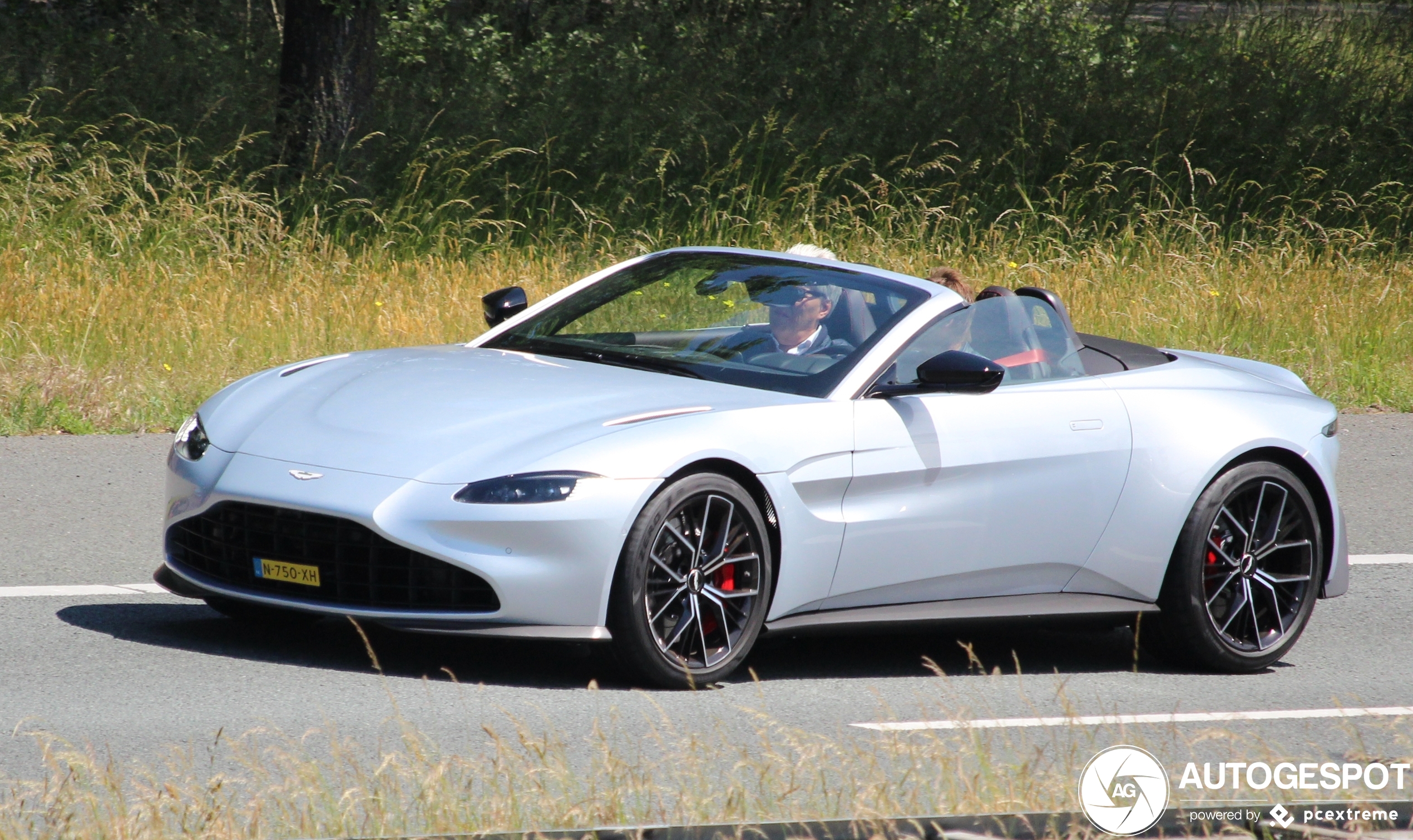 Aston Martin V8 vantage Roadster 2020