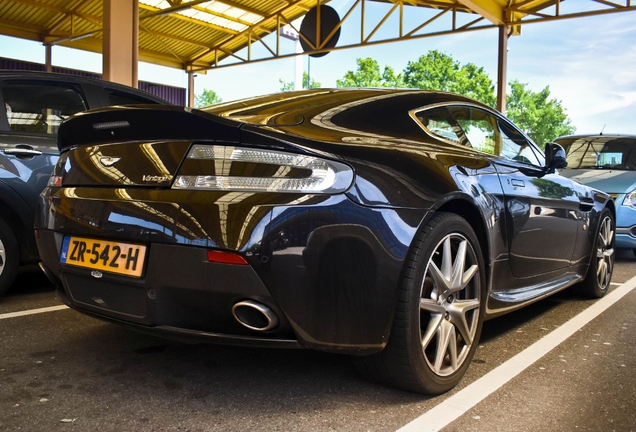 Aston Martin V8 Vantage 2012