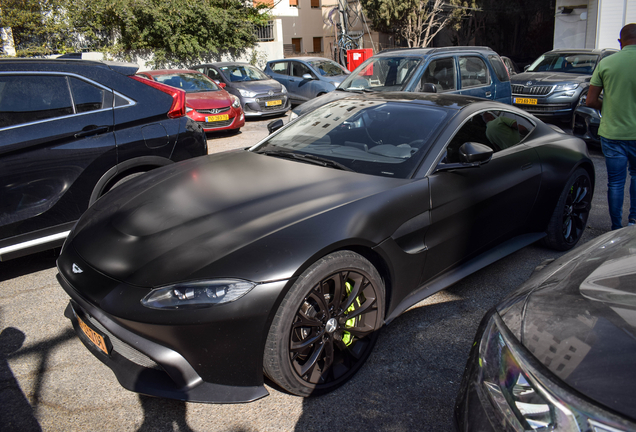 Aston Martin V8 Vantage 2018