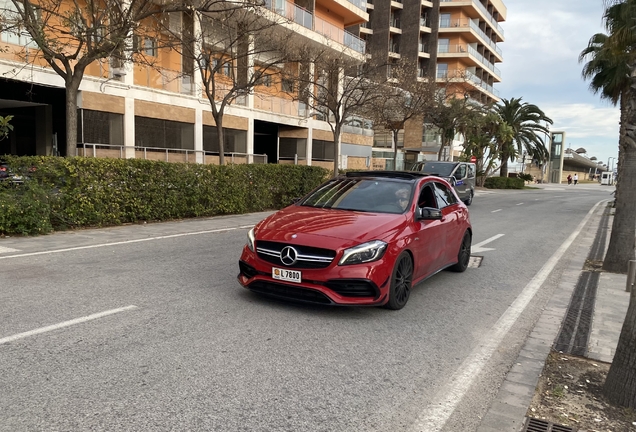 Mercedes-AMG A 45 W176 2015