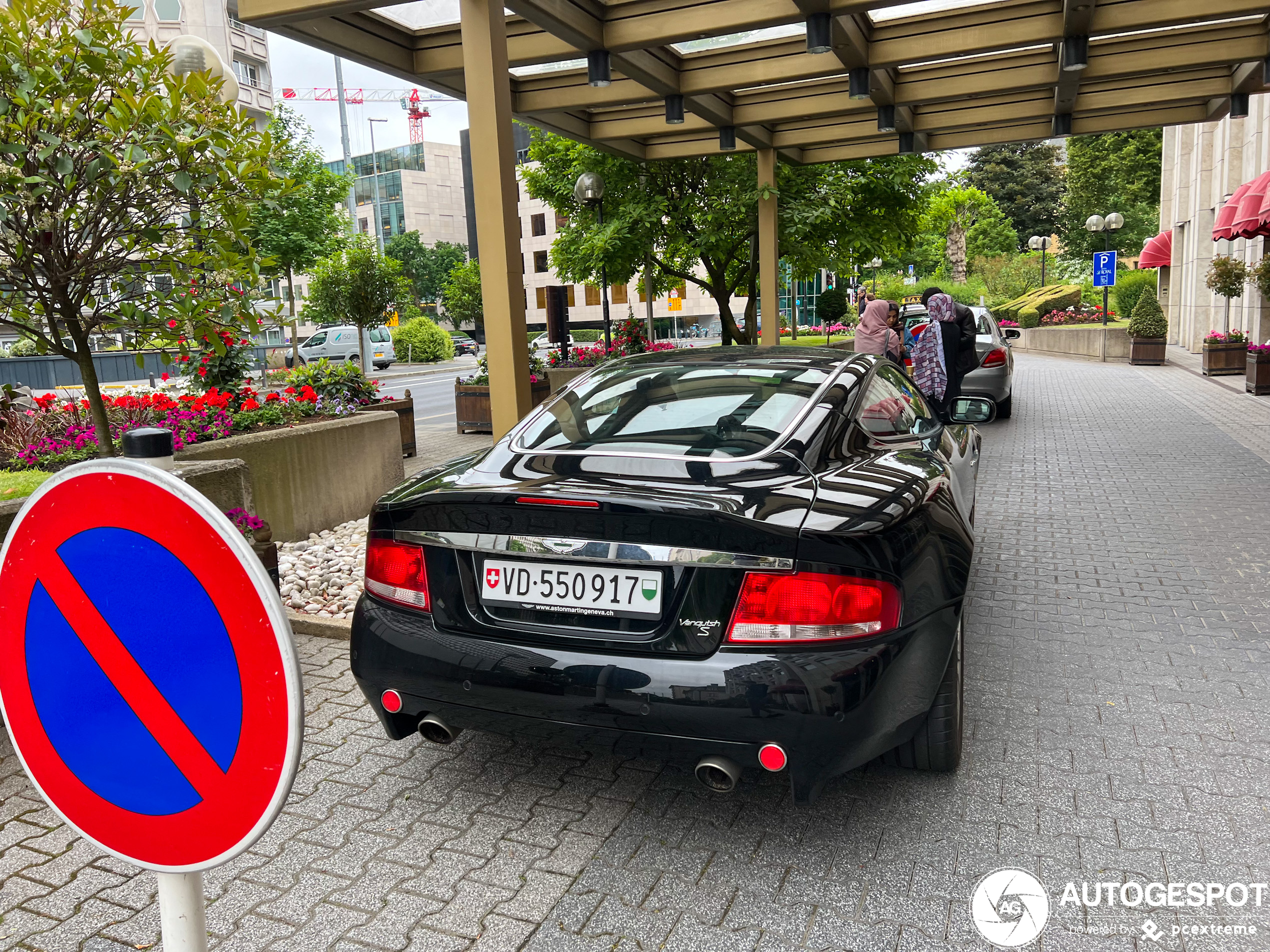 Aston Martin Vanquish S