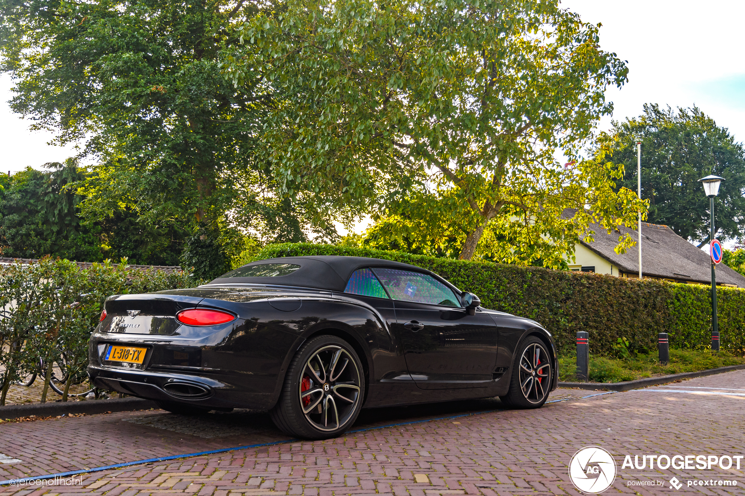 Bentley Continental GTC 2019