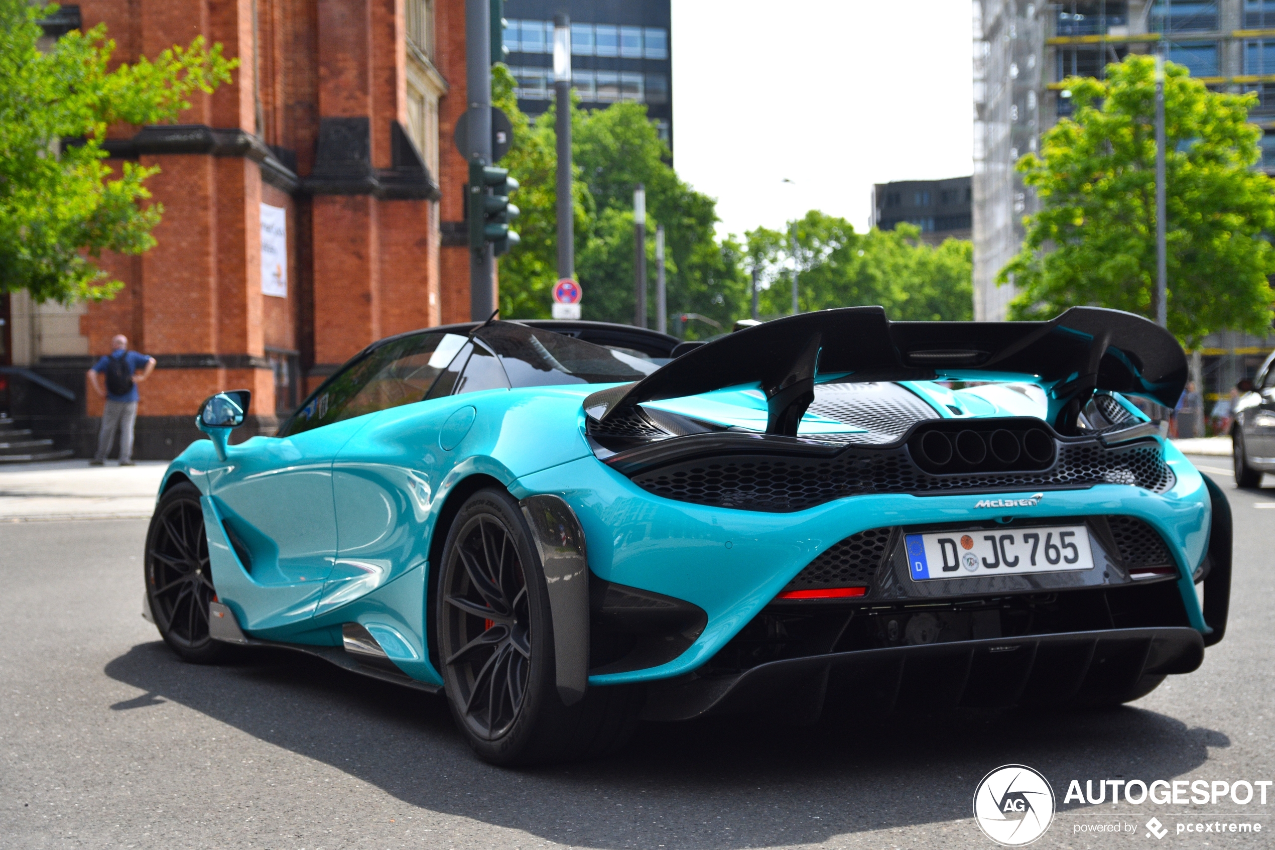 McLaren 765LT Spider