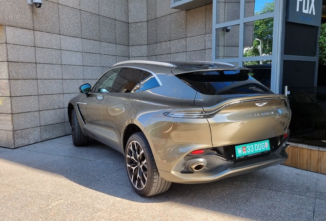 Aston Martin DBX