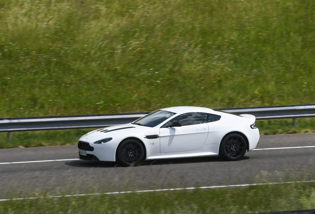 Aston Martin V12 Vantage S