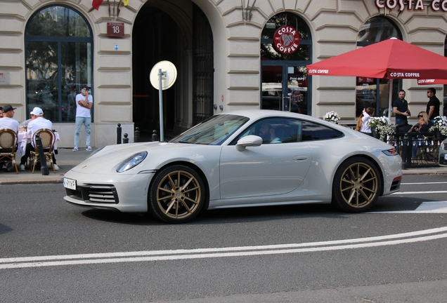 Porsche 992 Carrera 4S