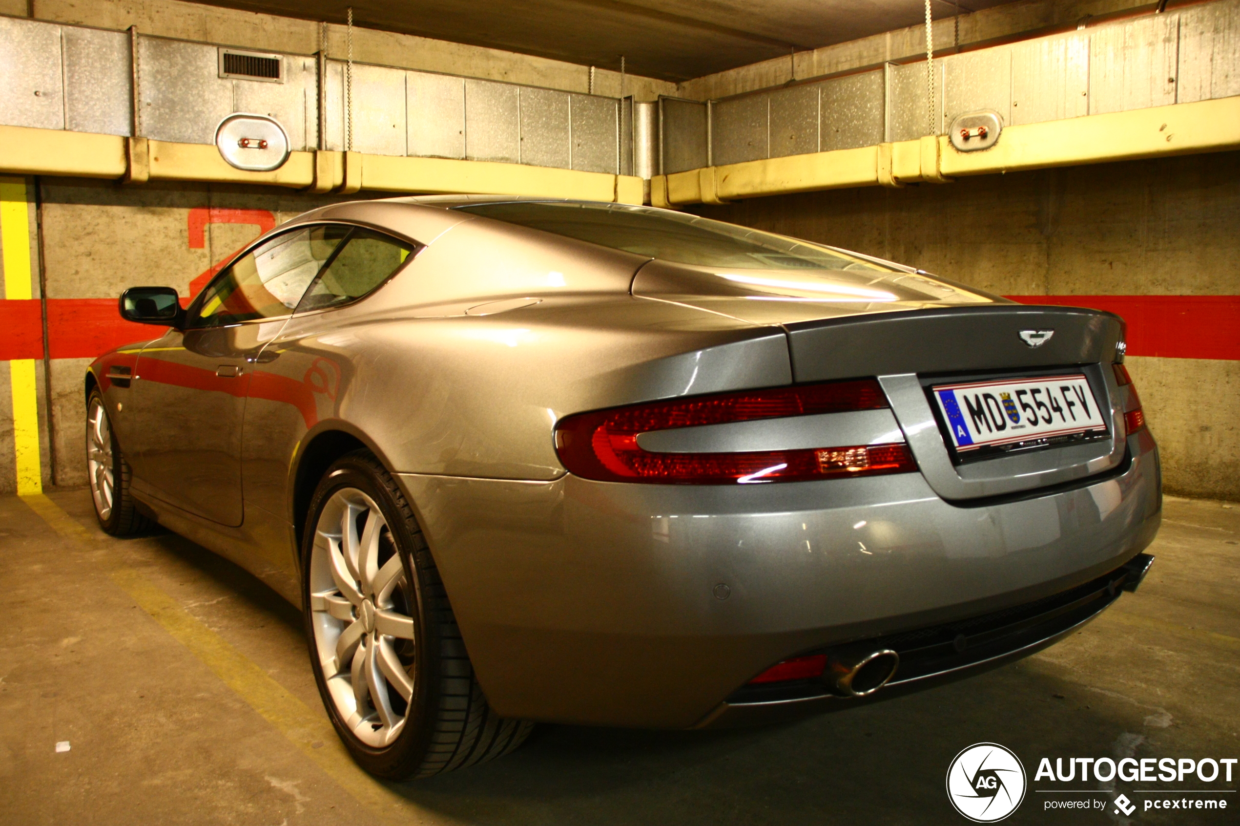 Aston Martin DB9