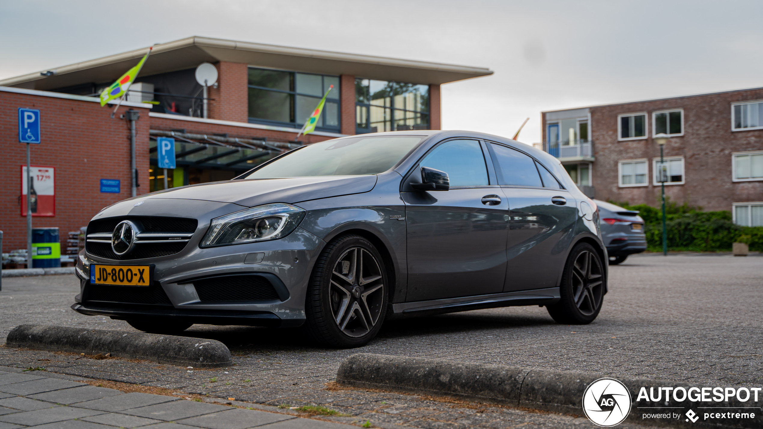 Mercedes-Benz A 45 AMG