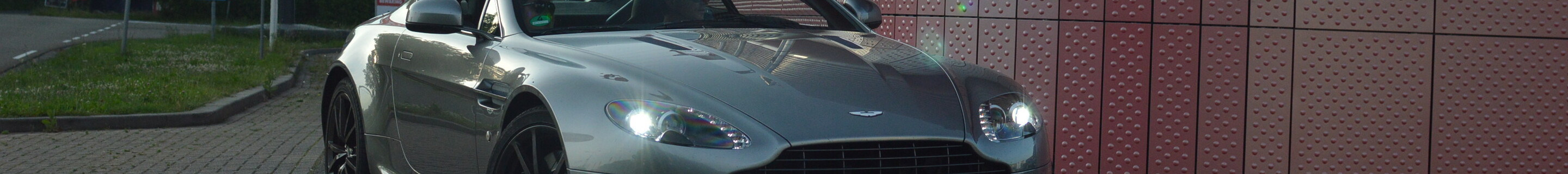 Aston Martin V8 Vantage