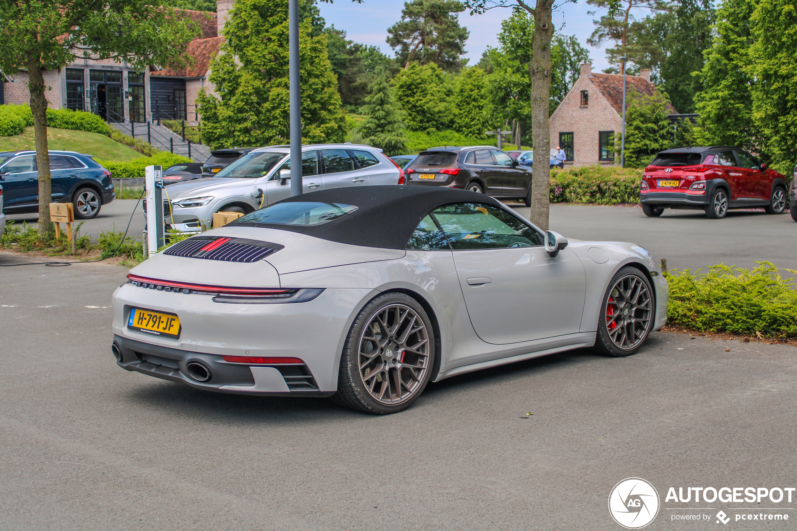 Porsche 992 Carrera 4S Cabriolet