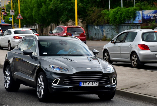 Aston Martin DBX