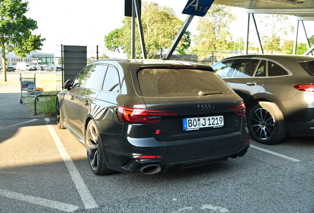 Audi RS4 Avant B9