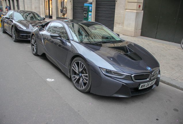 BMW i8