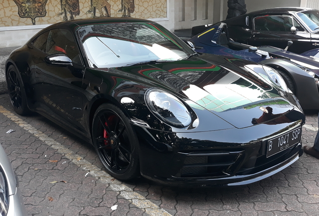 Porsche 992 Carrera GTS