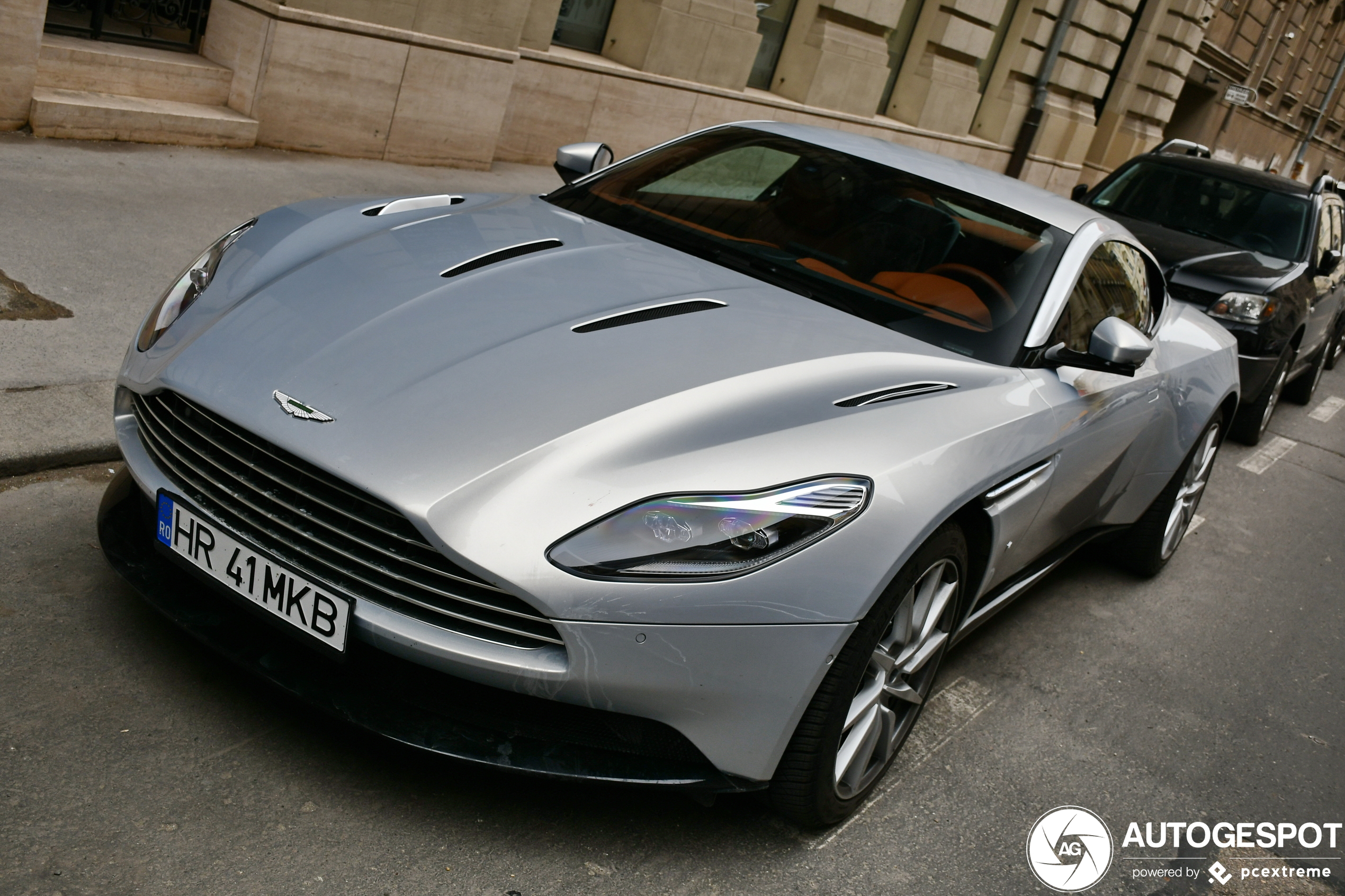 Aston Martin DB11