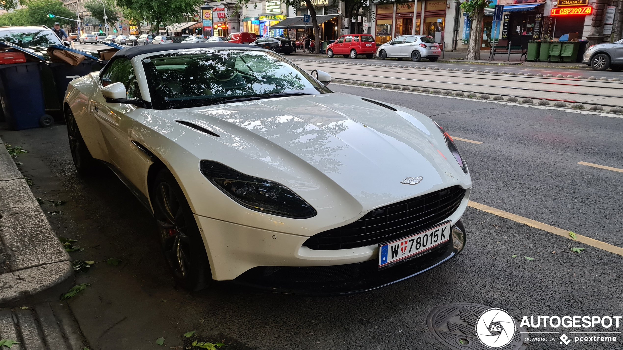 Aston Martin DB11 V8 Volante