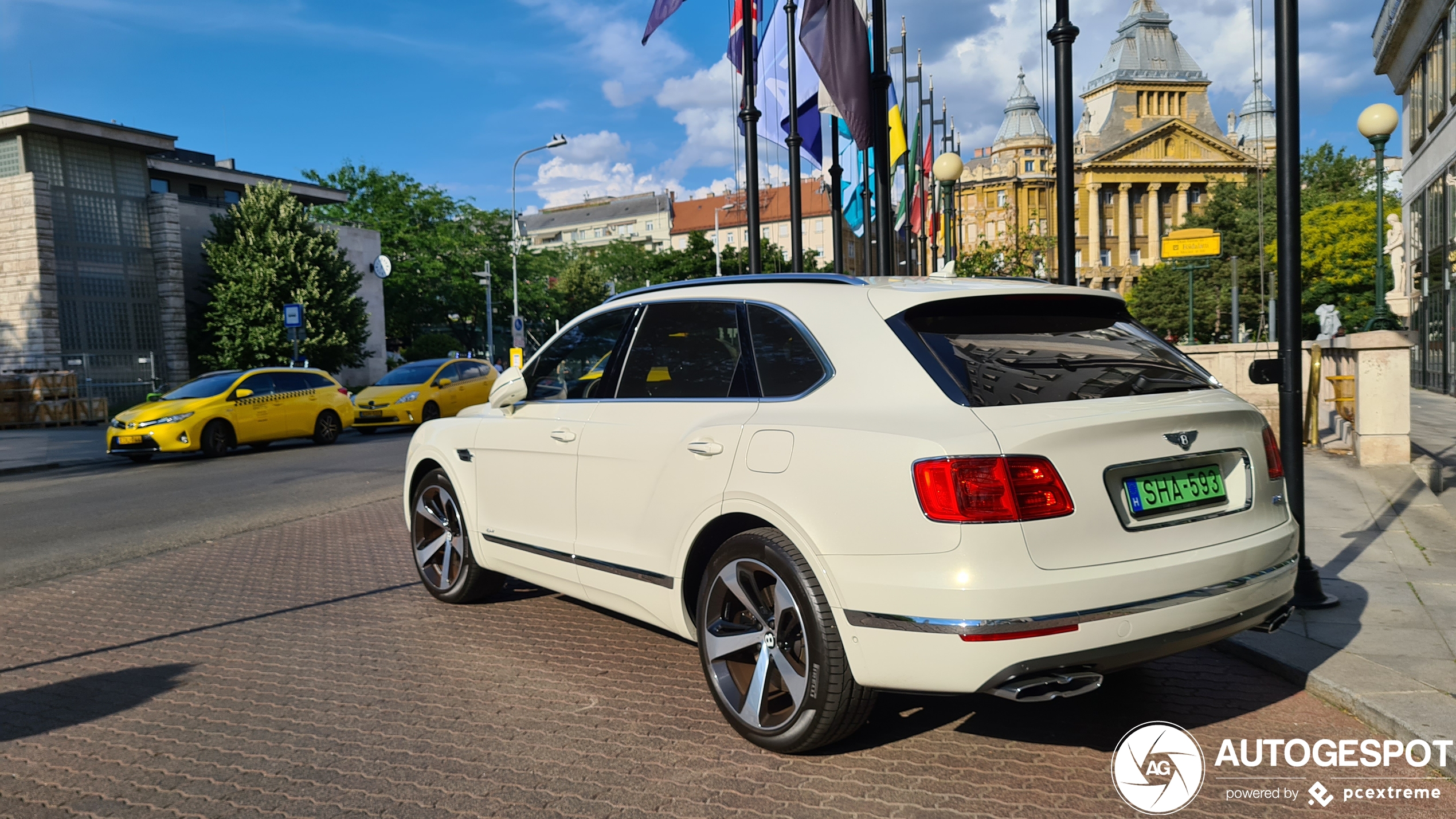 Bentley Bentayga Hybrid