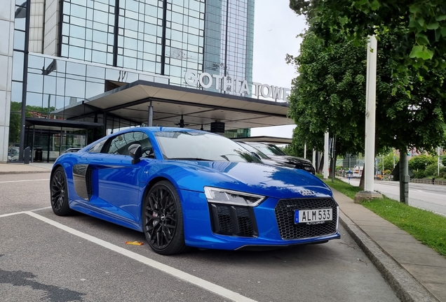 Audi R8 V10 Plus 2015