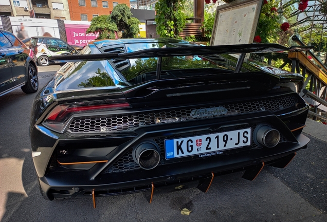 Lamborghini Huracán LP640-4 EVO